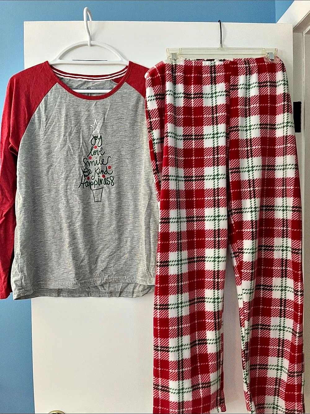 Plaid Pajama Set in Red & Gray Large Like New